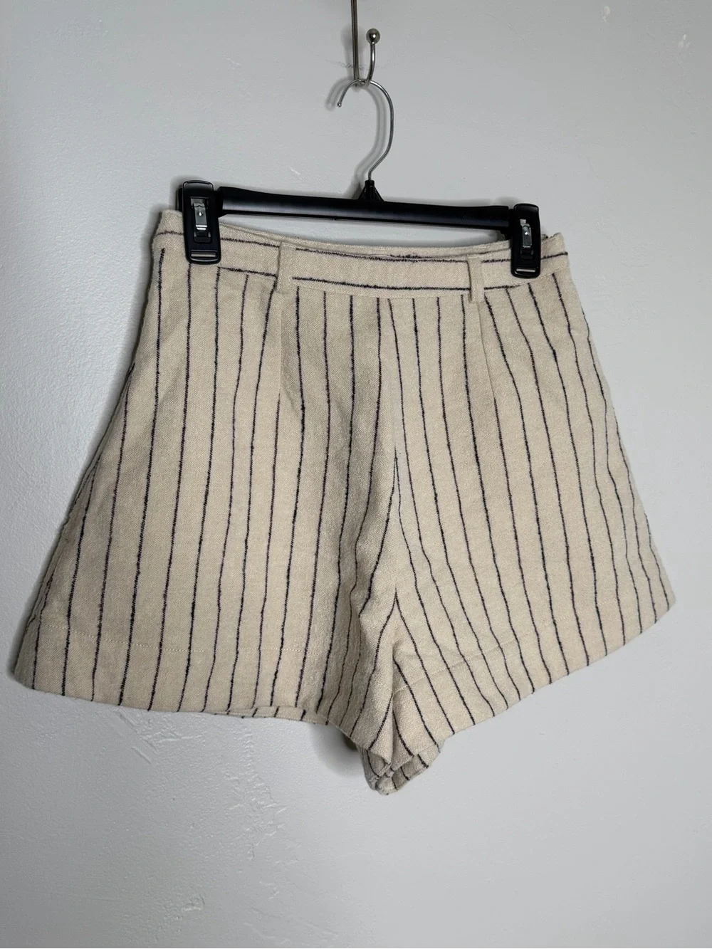 Dôen High-Waist Cream Striped Women’s Shorts